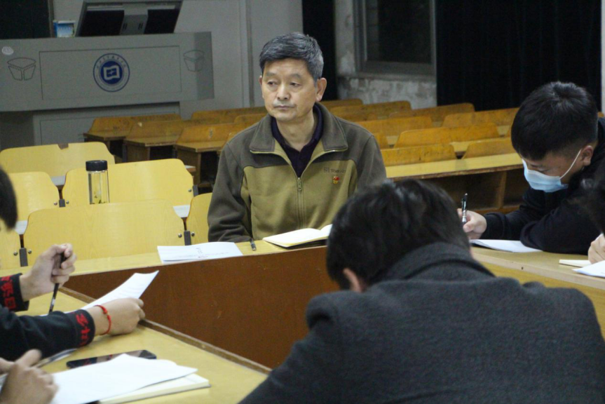 “照镜子，正衣冠”——互联网+学院学生支部召开专题组织生活会