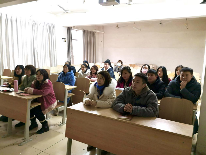 不忘历史、致敬和平—经济管理学院党总支组织观看大型电视纪录片《为了和平》