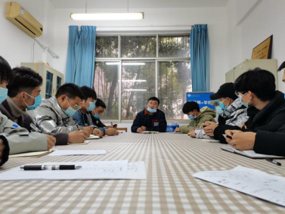 “听学生之声 想学生所想”——互联网+学院召开学生代表座谈会