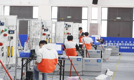 互联网+学院在全国行业职业技能大赛物联网安装调试员（智能楼宇）赛项中喜获佳绩