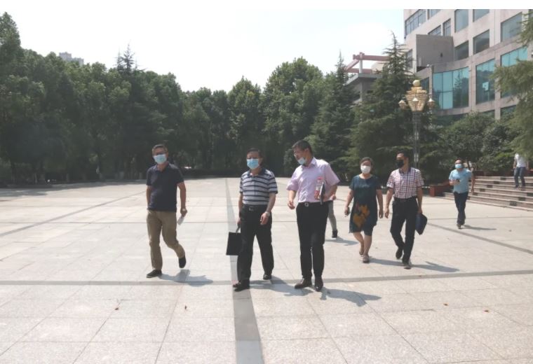 省教育厅领导莅临必赢官网指导开学工作