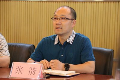 民盟郑州市委、民盟武汉市委和武汉市人社局领导来校调研